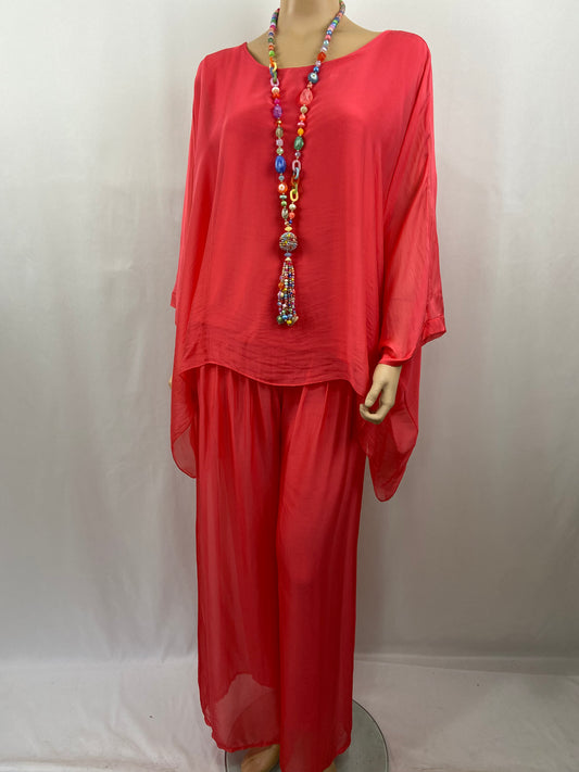 Conjunto de blusa y pantalón seda rojo