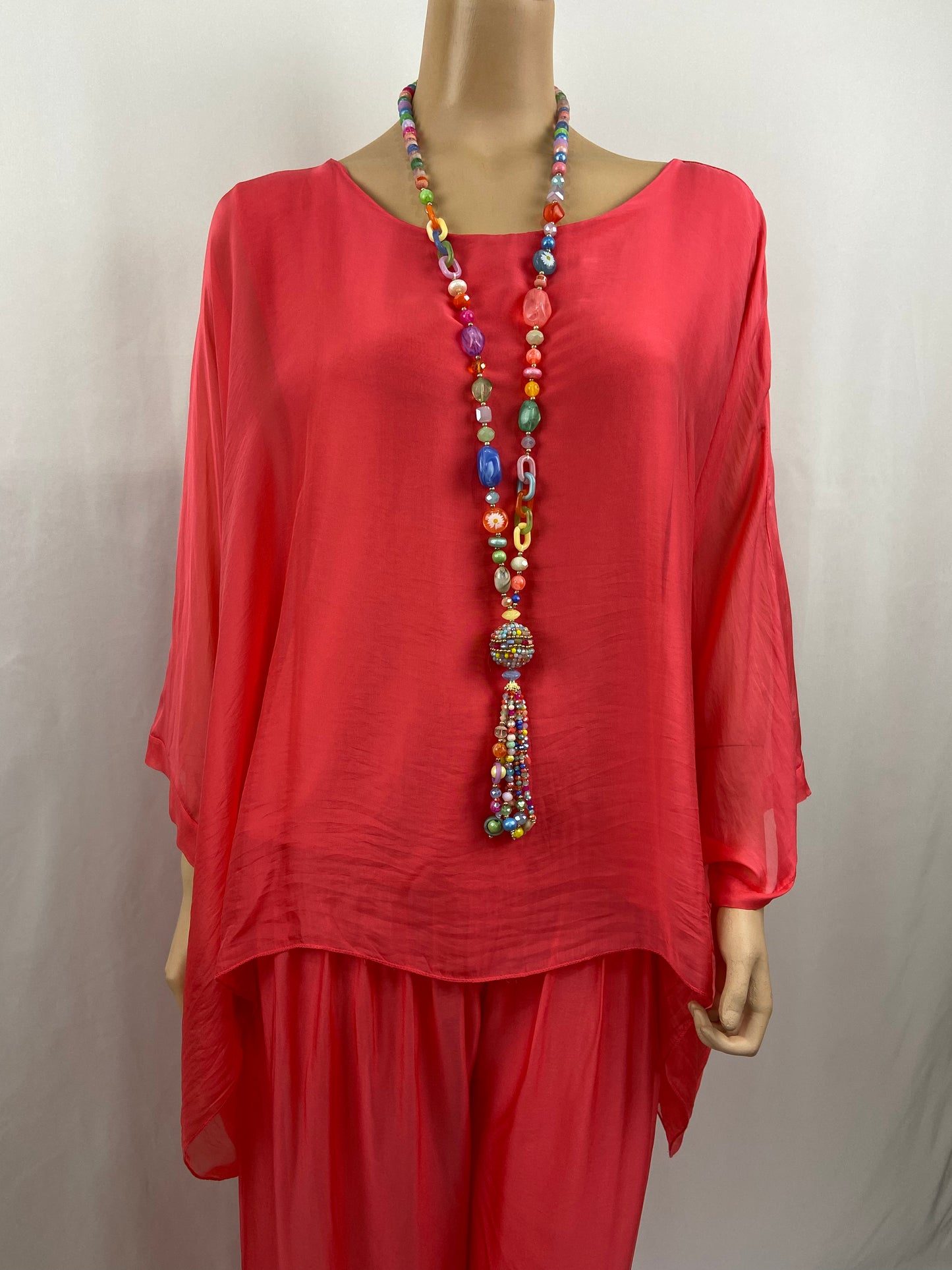 Conjunto de blusa y pantalón seda rojo